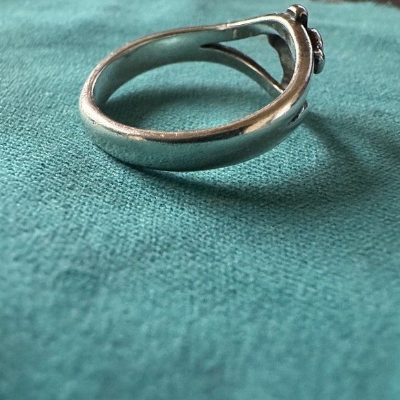 James Avery sterling silver retired cross with heart ring
Size 5 1/2 - Picture 4 of 5